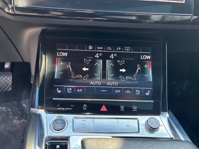 2022 Audi e-tron quattro Premium Plus