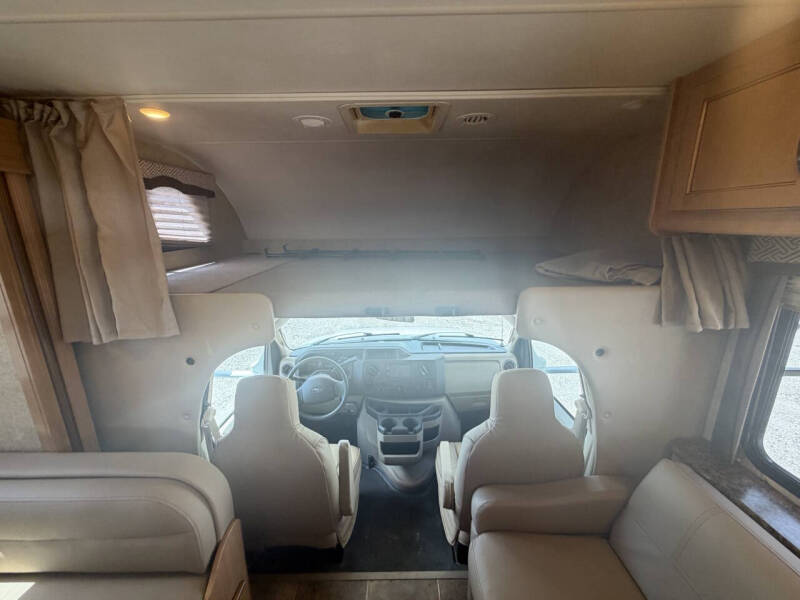 2017 Thor Motor Coach Chateau