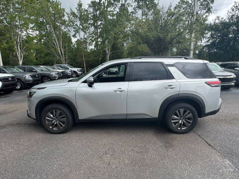 2025 Nissan Pathfinder SV