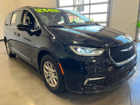 2024 Chrysler Pacifica Touring L