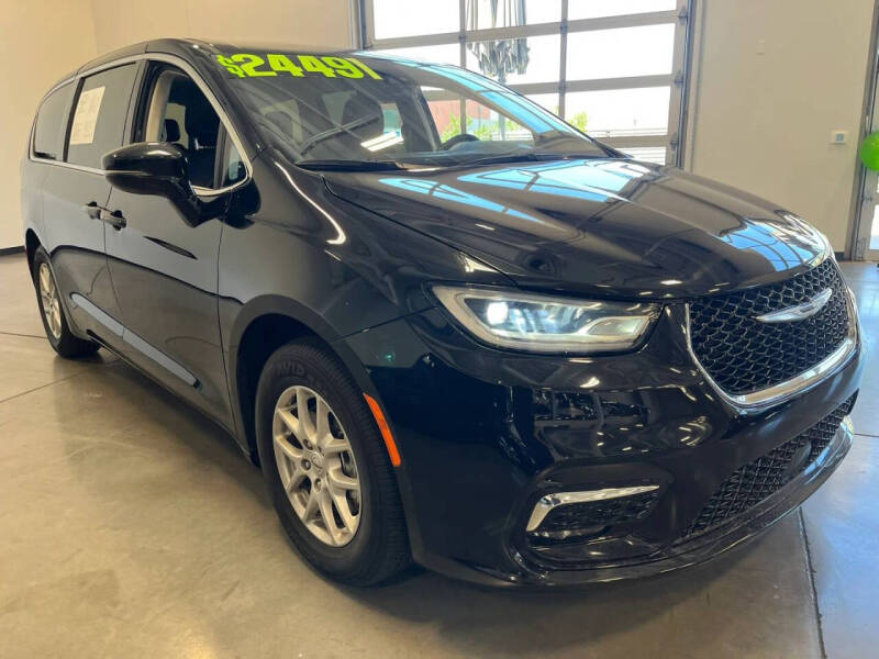 2024 Chrysler Pacifica Touring L