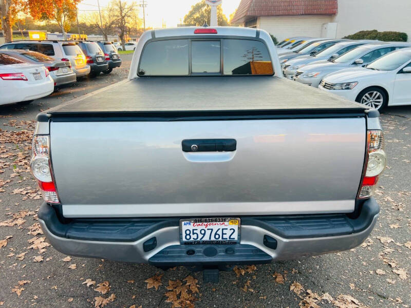 2015 Toyota Tacoma Base photo 8