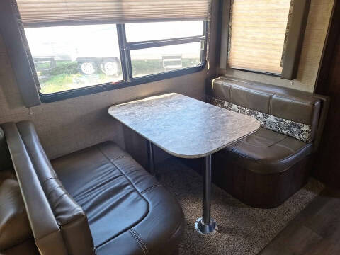 2017 Dutchmen RV Coleman Light 3025RE