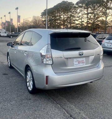 2013 Toyota Prius v Five