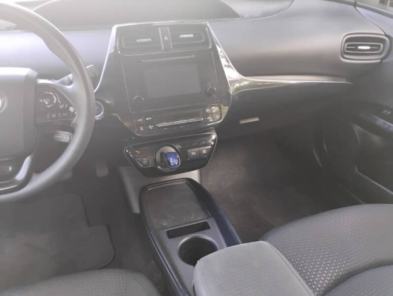 2019 Toyota Prius LE
