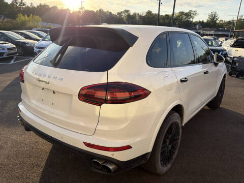 2017 Porsche Cayenne S E-Hybrid Platinum Edition