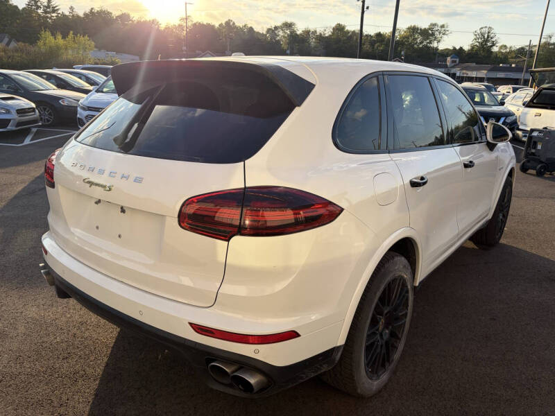 2017 Porsche Cayenne S E-Hybrid Platinum Edition