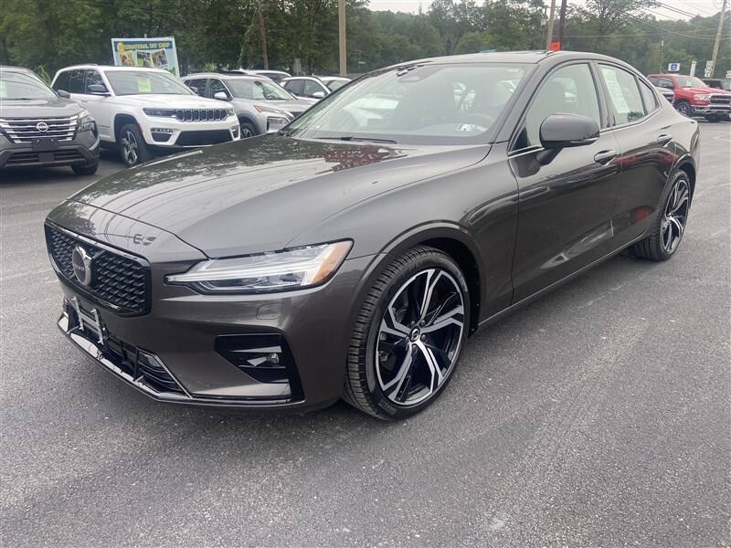 2025 Volvo S60 B5 Core