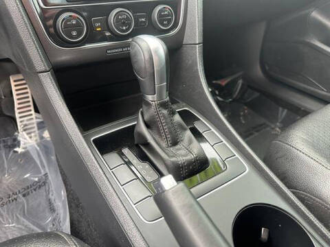 2017 Volkswagen Passat 1.8T R-Line