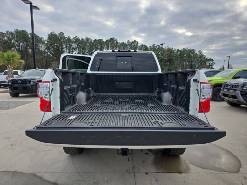 2024 Nissan Titan XD SV