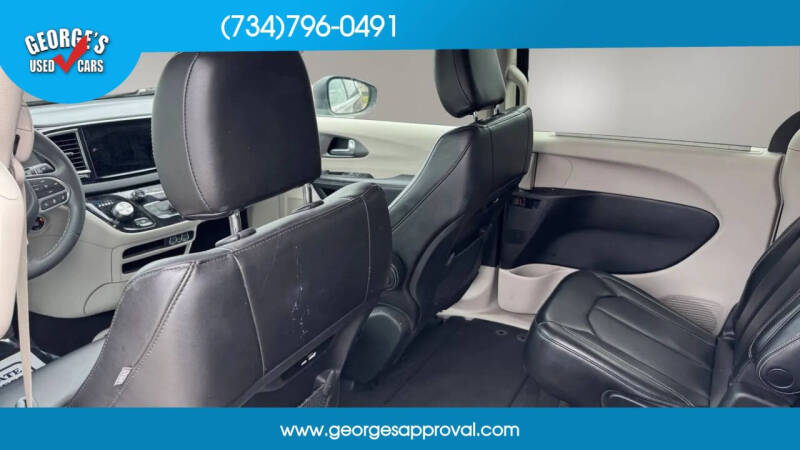 2023 Chrysler Pacifica Touring L