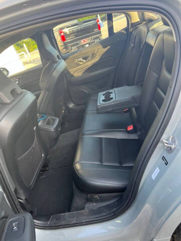2024 Volvo S60 B5 Core Dark Theme
