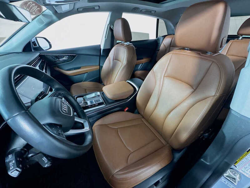 2022 Audi Q8 quattro Premium Plus 55 TFSI