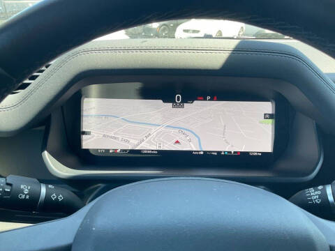 2024 Land Rover Defender 90 P400 X-Dynamic SE