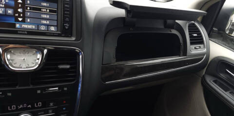 2016 Chrysler Town and Country Touring