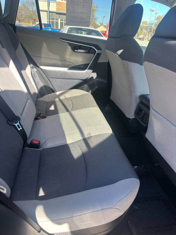 2021 Toyota RAV4 Hybrid XLE