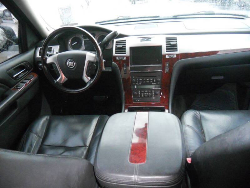 2011 Cadillac Escalade Luxury