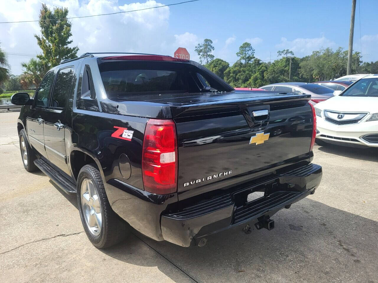 2012 Chevrolet Avalanche for sale at FAMILY AUTO BROKERS in Longwood, FL