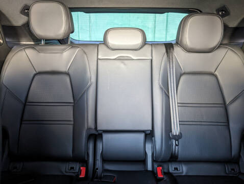 2023 Porsche Cayenne Coupe Platinum Edition