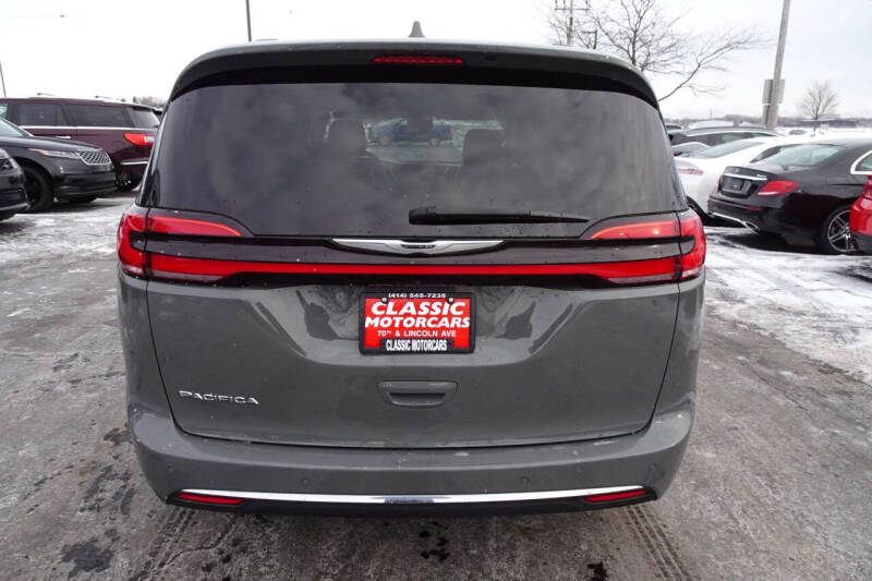 2022 Chrysler Pacifica Touring L