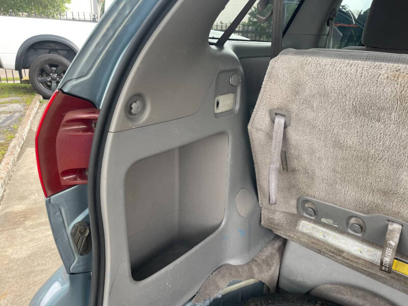 2005 Toyota Sienna LE 8 Passenger