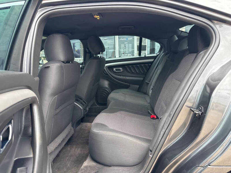 2018 Ford Taurus SEL