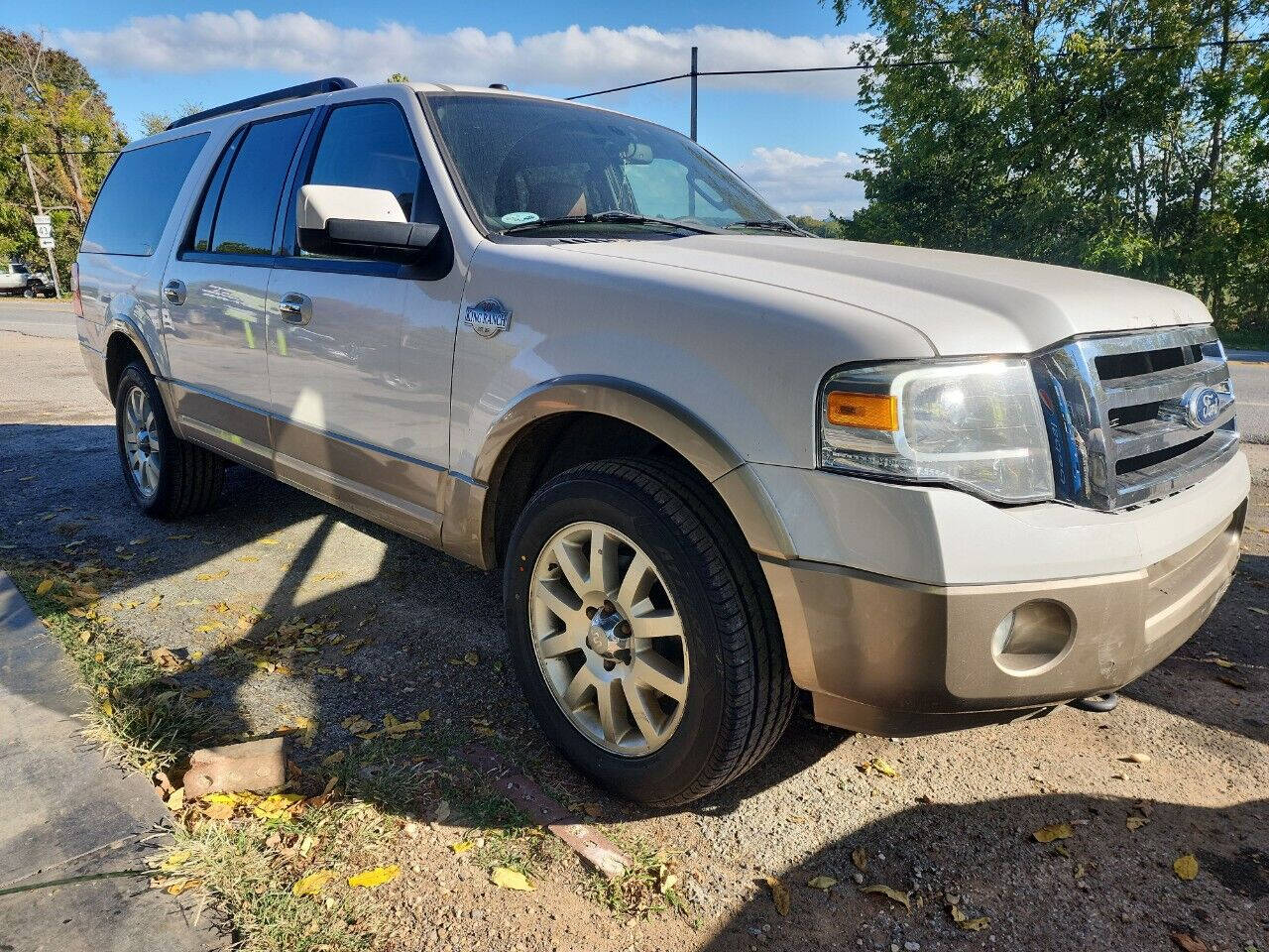 White 2011 Ford Expedition EL King Ranch 4x4 King Ranch 4dr SUV 1