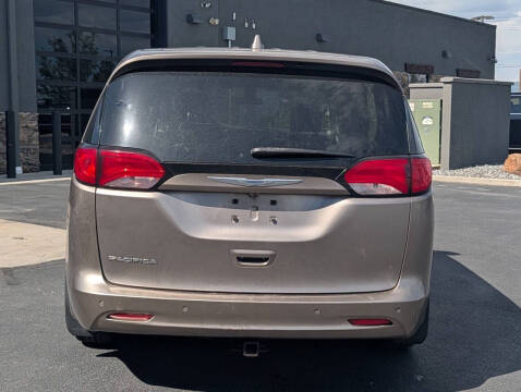 2018 Chrysler Pacifica LX