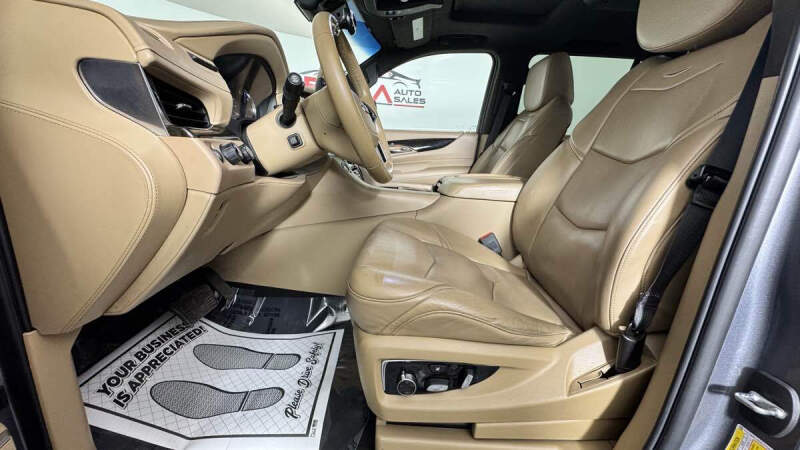 2019 Cadillac Escalade Platinum