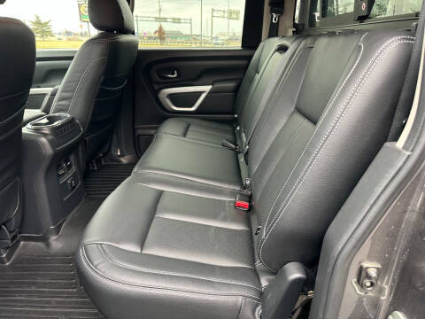 2017 Nissan Titan XD SL