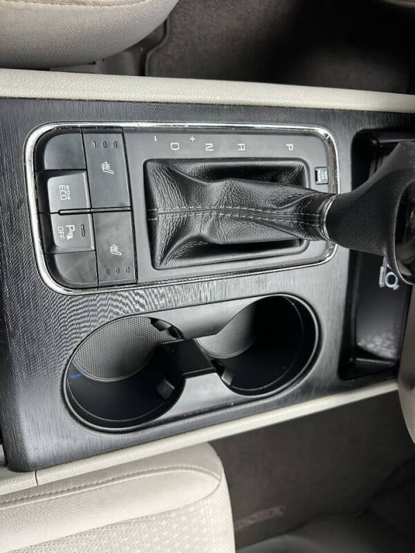 2016 Kia Sedona LX