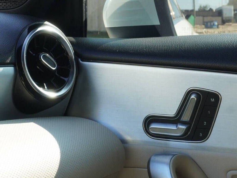 2019 Mercedes-Benz A-Class A 220