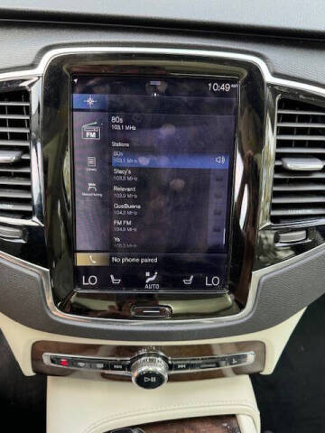 2016 Volvo XC90 T6 Momentum