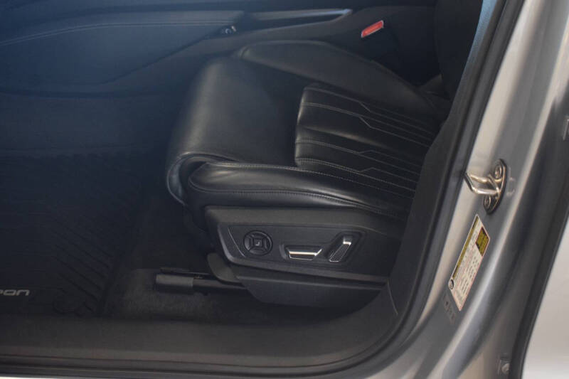 2019 Audi e-tron quattro Prestige