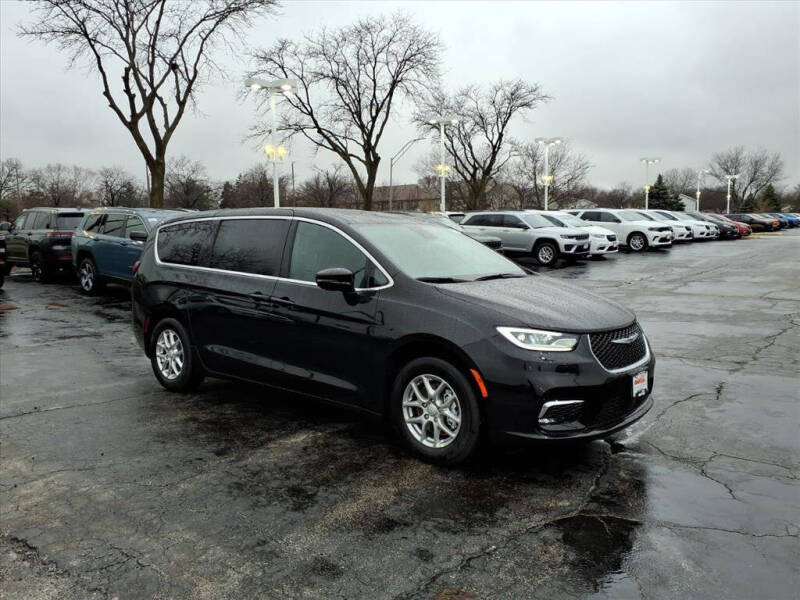 2026 Chrysler Pacifica Select