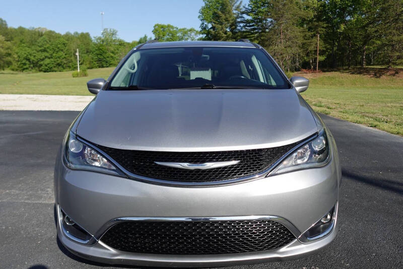 2017 Chrysler Pacifica Touring-L Plus