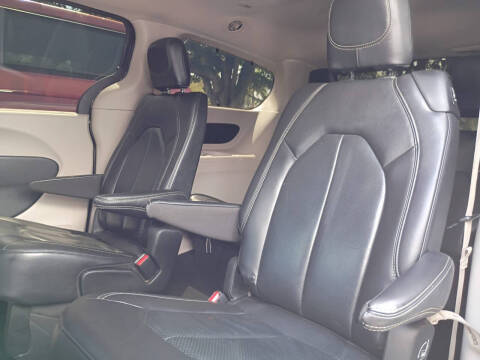 2022 Chrysler Pacifica Touring L