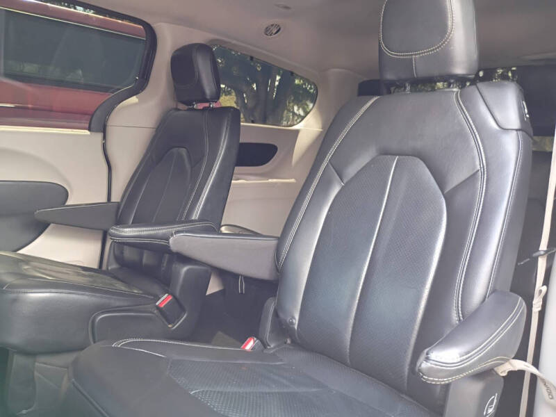 2022 Chrysler Pacifica Touring L