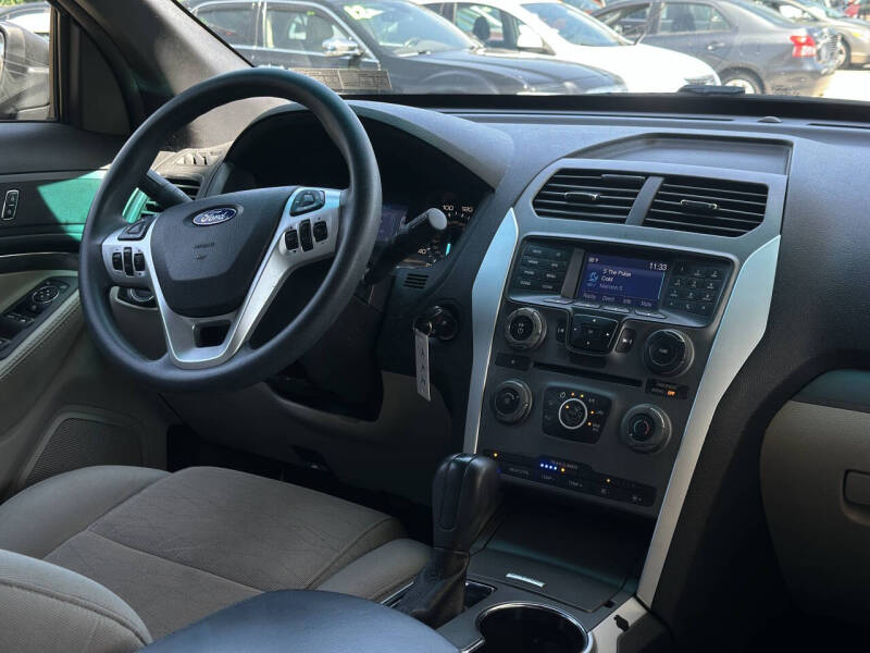 2015 Ford Explorer