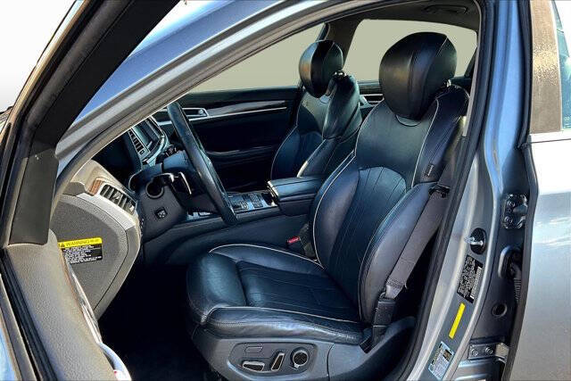 2015 Hyundai Genesis