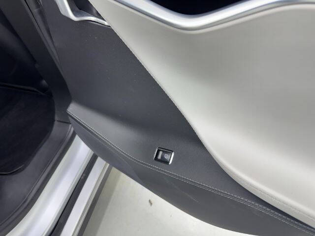 2015 Tesla Model S