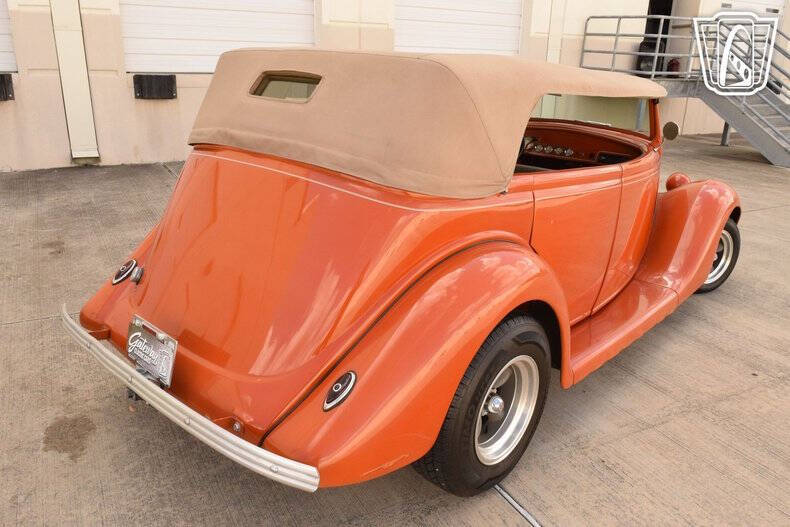 1935 Ford Phaeton
