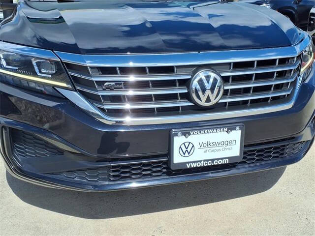 2022 Volkswagen Passat R-Line