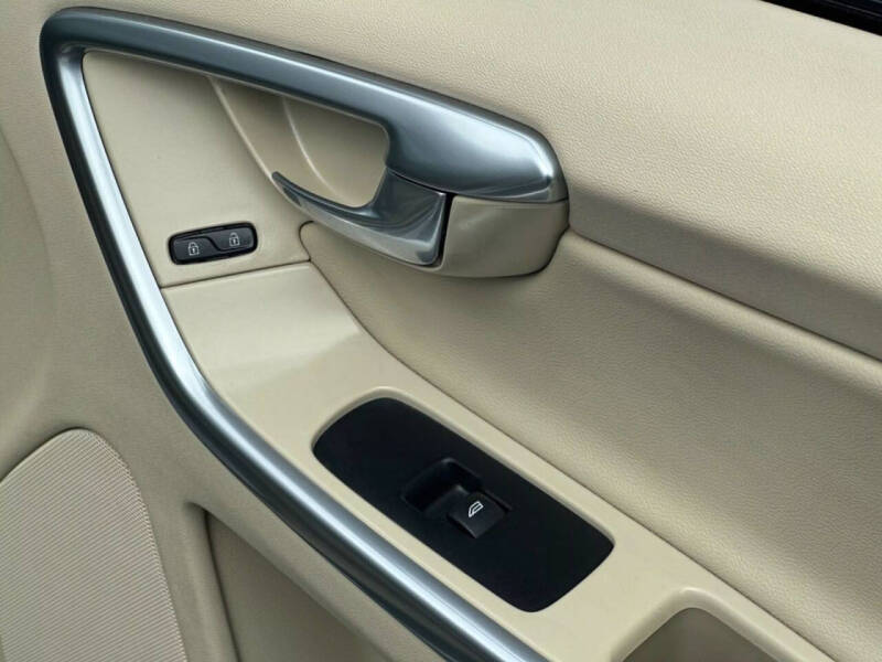 2015 Volvo XC60 T5 Drive-E Premier