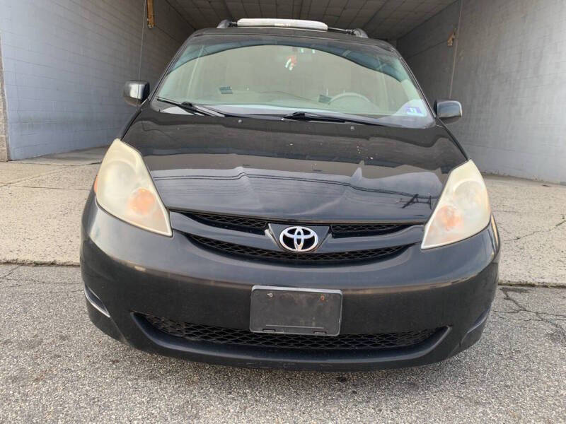 2009 Toyota Sienna LE 7-Passenger