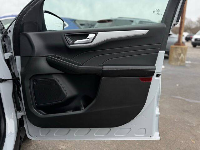 2025 Ford Escape Platinum