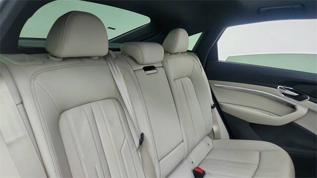 2024 Audi Q8 Sportback e-tron quattro Premium S line