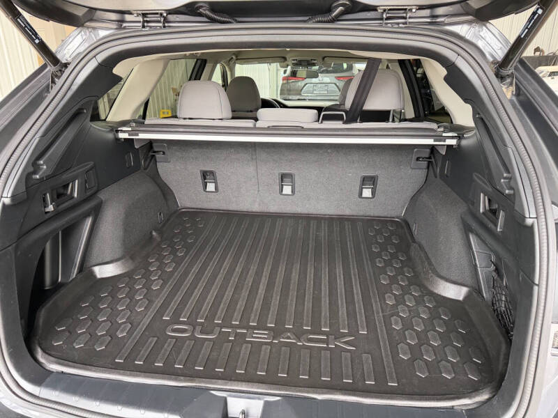 2022 Subaru Outback Premium