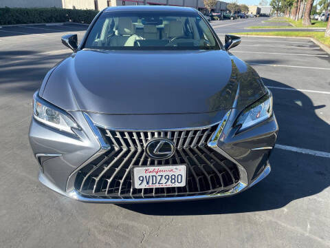 2025 Lexus ES 300h