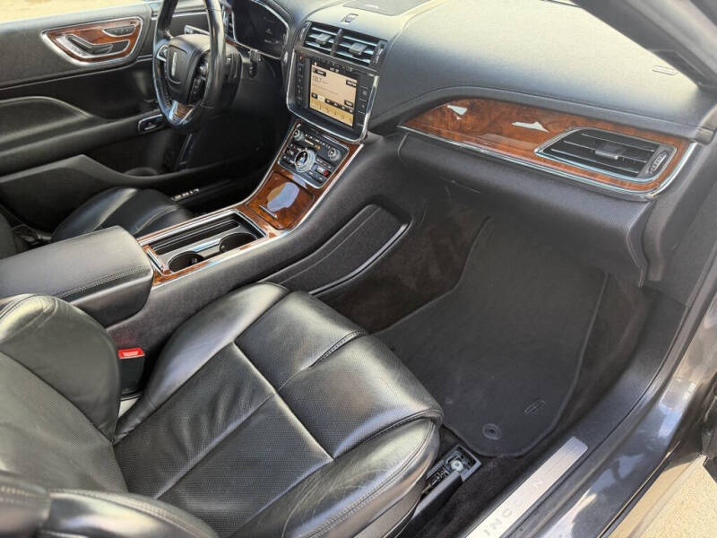 2017 Lincoln Continental Select